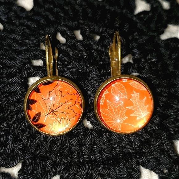 Pair #5 Fall leaves ๐ ๐ mix 14mm cabachon earrings. - Picture 1 of 3